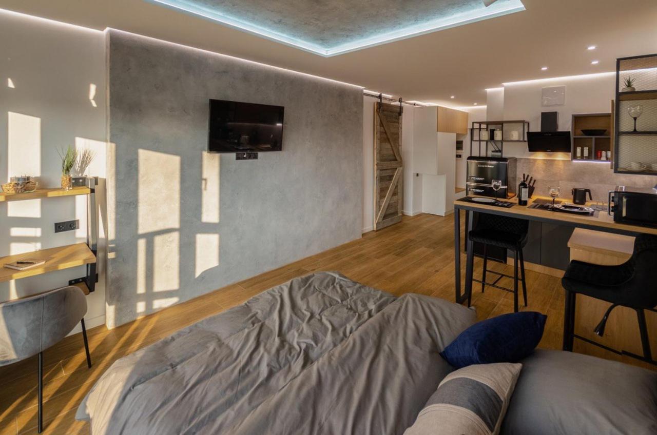 Vip - Smart Appartement Kiev Buitenkant foto
