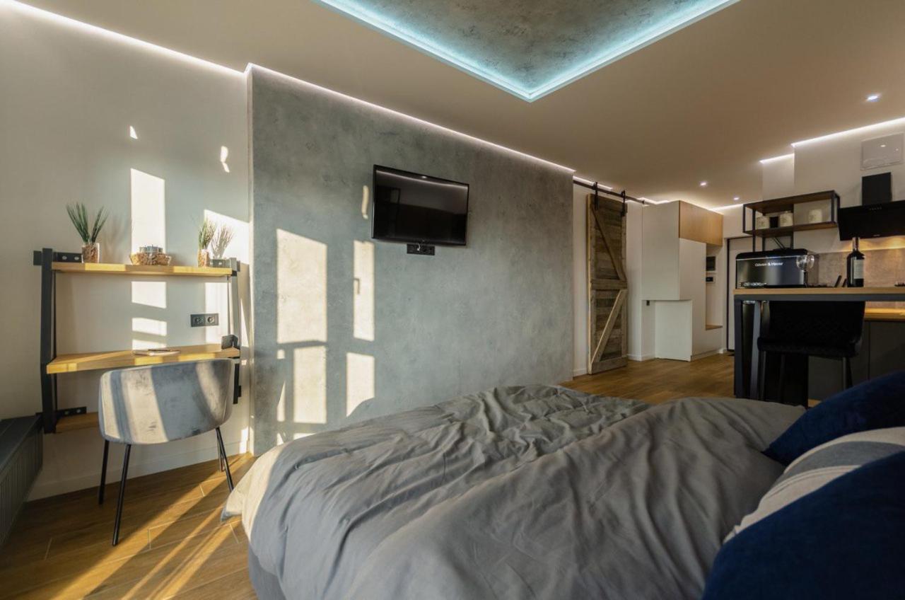 Vip - Smart Appartement Kiev Buitenkant foto