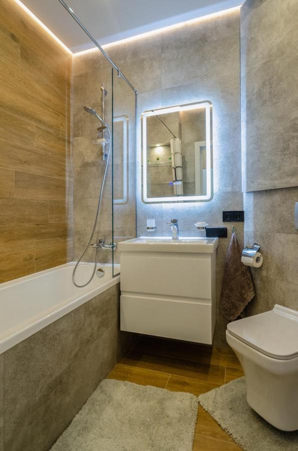 Vip - Smart Appartement Kiev Buitenkant foto